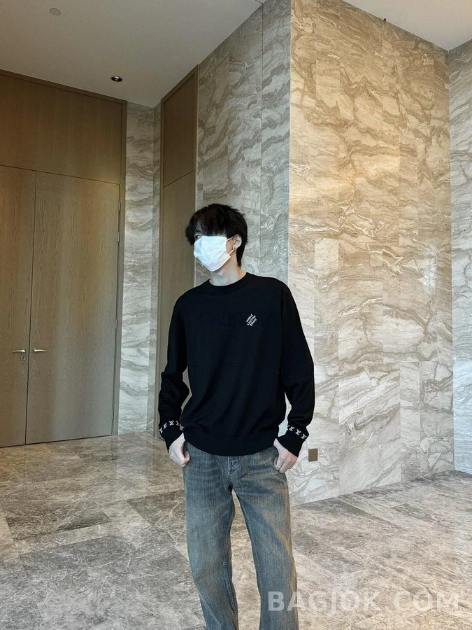 루이비통 루이비통 자카드 로고 니트 상세 이미지