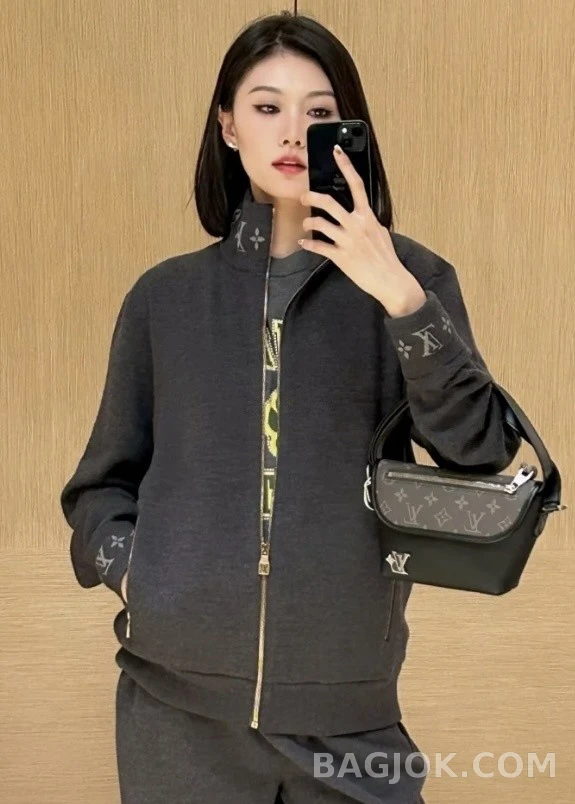 루이비통 루이비통 모노그램 스탠드넥 집업 니트 상세 이미지