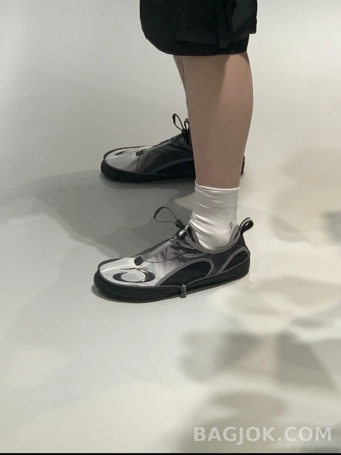 발렌시아가 발렌시아가 포켓 그라디언트 스니커즈 상세 이미지