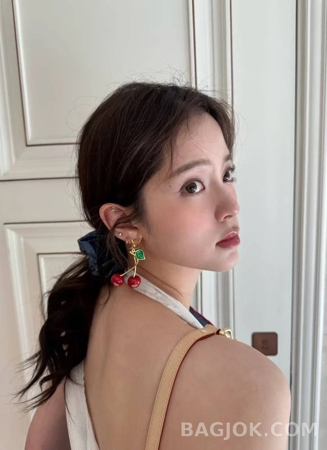 루이비통 루이비통 스마일 체리 펜던트 귀걸이 상세 이미지