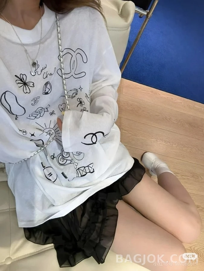 샤넬 샤넬 드로잉 프린트 긴팔 티셔츠 상세 이미지