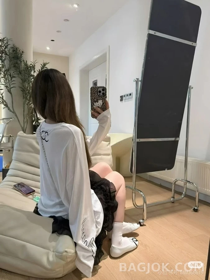 샤넬 샤넬 드로잉 프린트 긴팔 티셔츠 상세 이미지