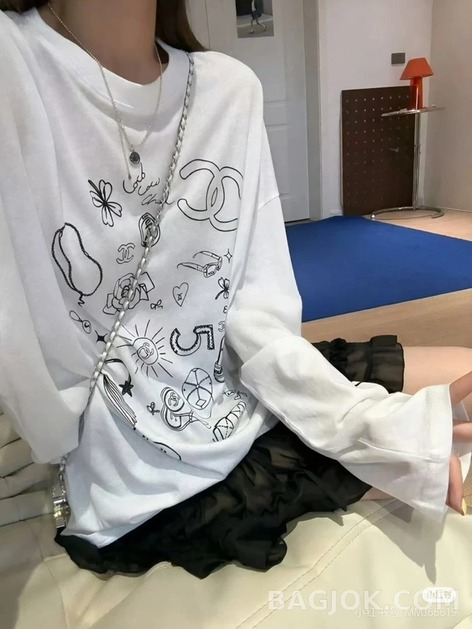 샤넬 샤넬 드로잉 프린트 긴팔 티셔츠 상세 이미지