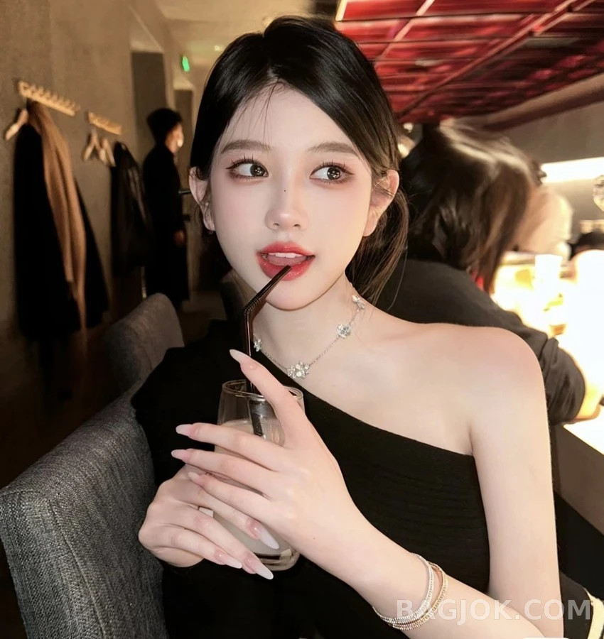 반클리프 아펠 반 클리프 아펠 페를리 비즈 다이아몬드 뱅글 상세 이미지