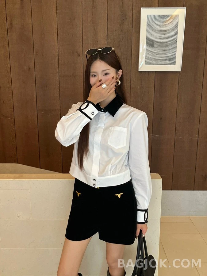 샤넬 샤넬 벨벳 더블 C 크롭 셔츠 상세 이미지