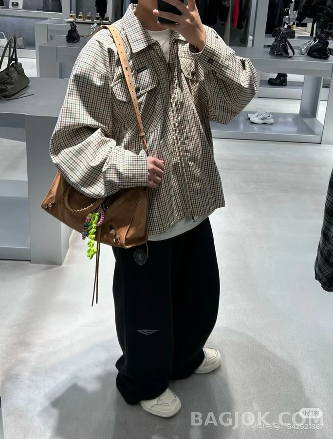 발렌시아가 발렌시아가 체크 패턴 집업 셔츠 상세 이미지