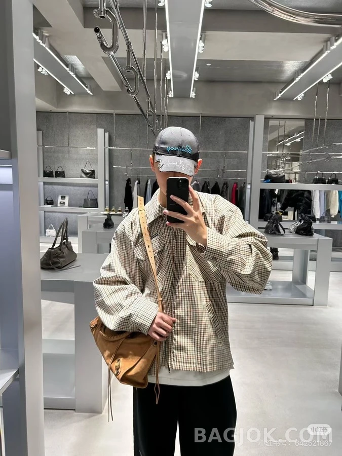 발렌시아가 발렌시아가 체크 패턴 집업 셔츠 상세 이미지