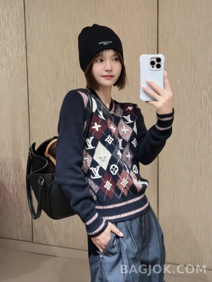 루이비통 루이비통 모노그램 아가일 V넥 니트 상세 이미지