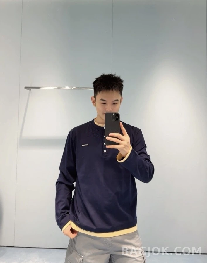 미우미우 미우미우 헨리넥 페이크 레이어드 긴팔 티셔츠 상세 이미지