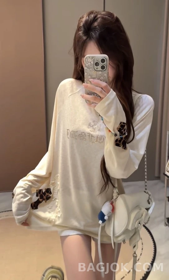 크롬하츠 크롬하츠 라인스톤 레터링 크로스 긴팔 티셔츠 상세 이미지