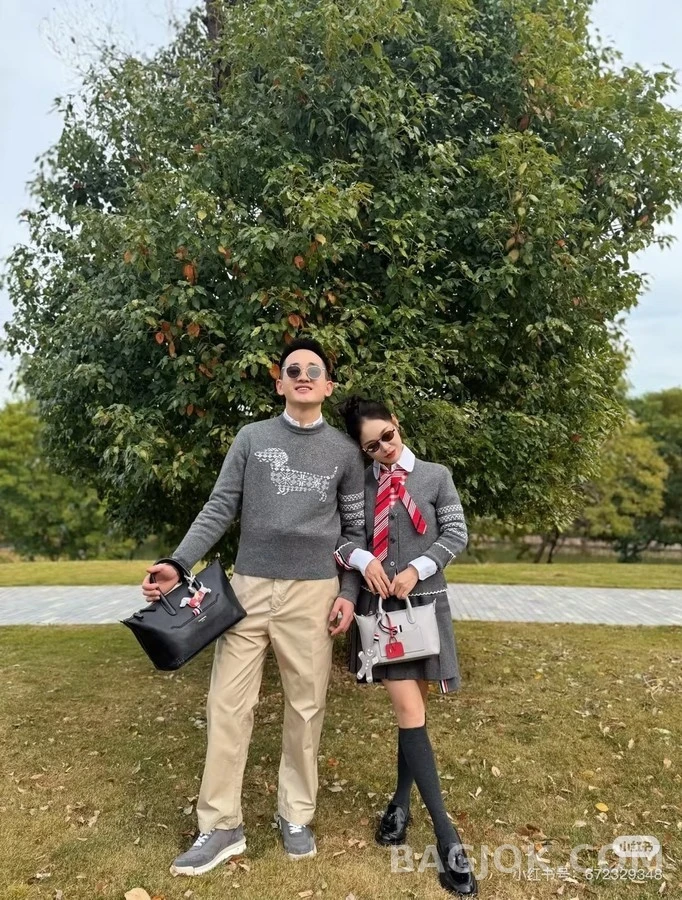 톰브라운 톰브라운 닥스훈트 패턴 니트 상세 이미지