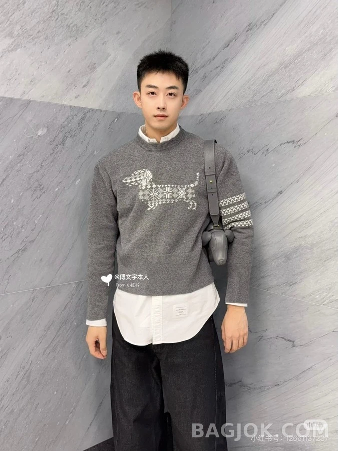 톰브라운 톰브라운 닥스훈트 패턴 니트 상세 이미지