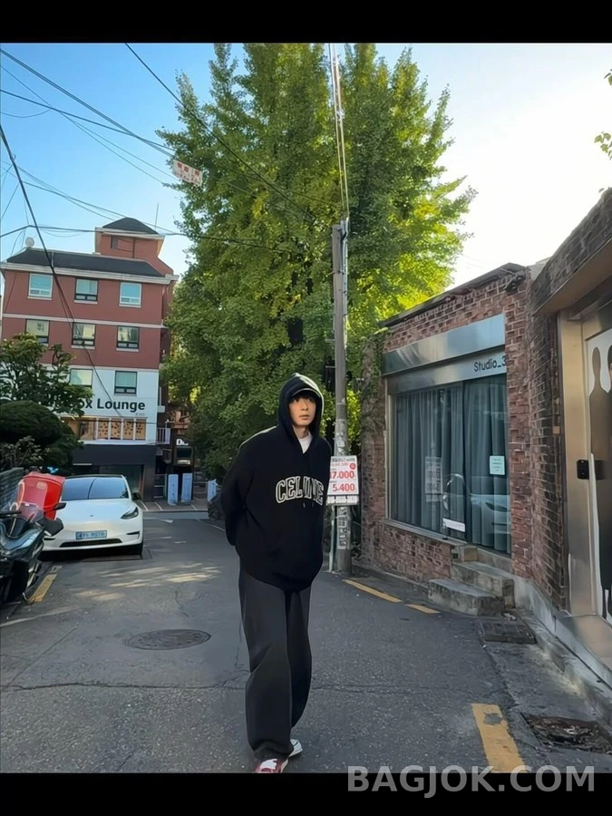 셀린느 셀린느 레터링 후드 니트 상세 이미지