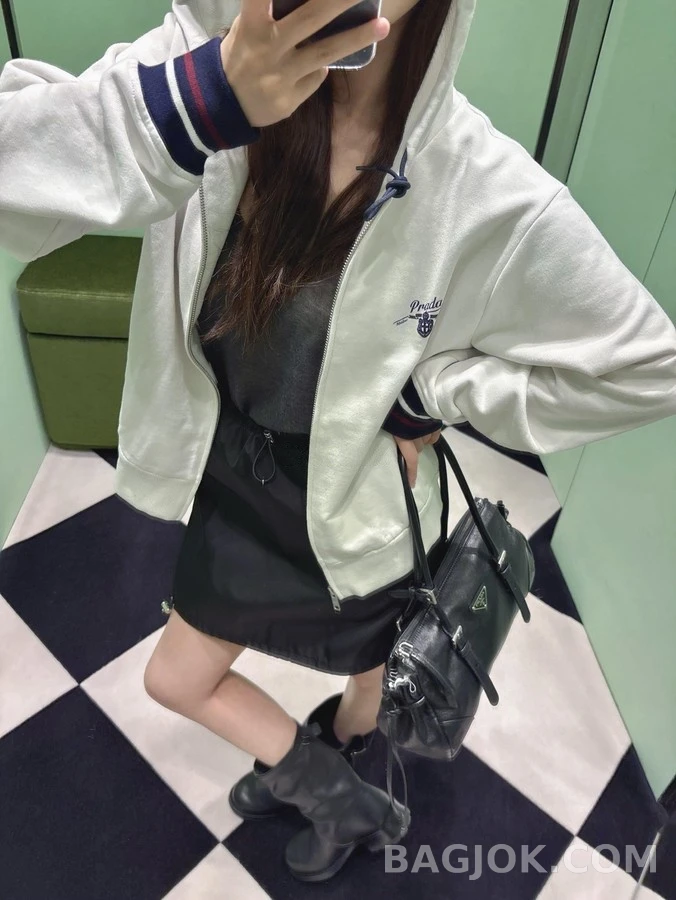 프라다 프라다 복고 휘장 후드 집업 상세 이미지