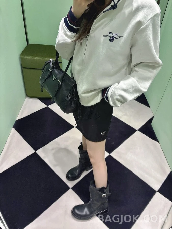 프라다 프라다 복고 휘장 후드 집업 상세 이미지