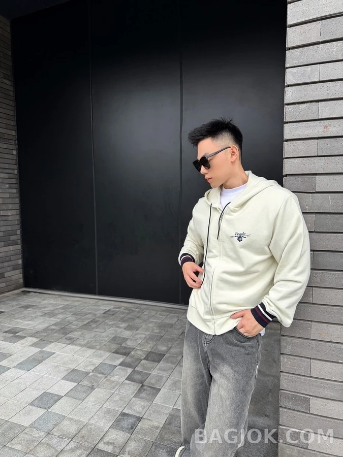 프라다 프라다 복고 휘장 후드 집업 상세 이미지