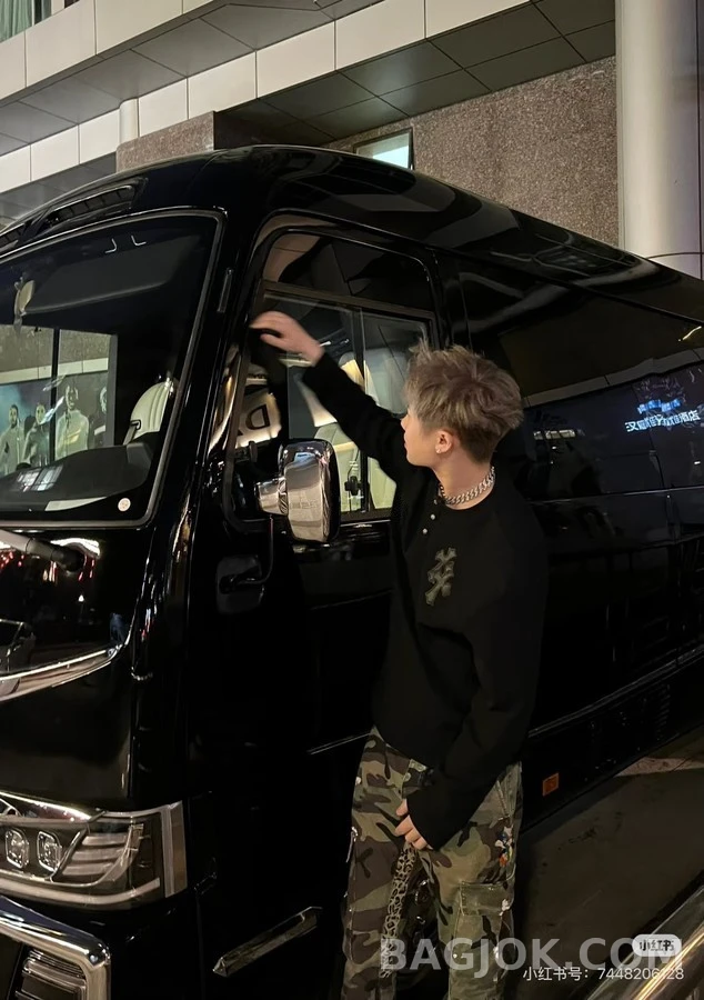 크롬하츠 크롬하츠 십자가 패치 헨리넥 맨투맨 상세 이미지
