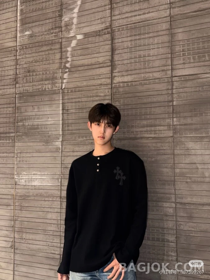 크롬하츠 크롬하츠 십자가 패치 헨리넥 맨투맨 상세 이미지