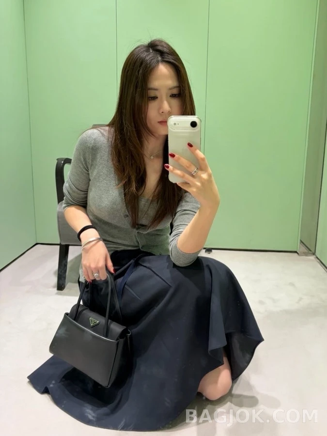 프라다 프라다 립 V넥 가디건 상세 이미지
