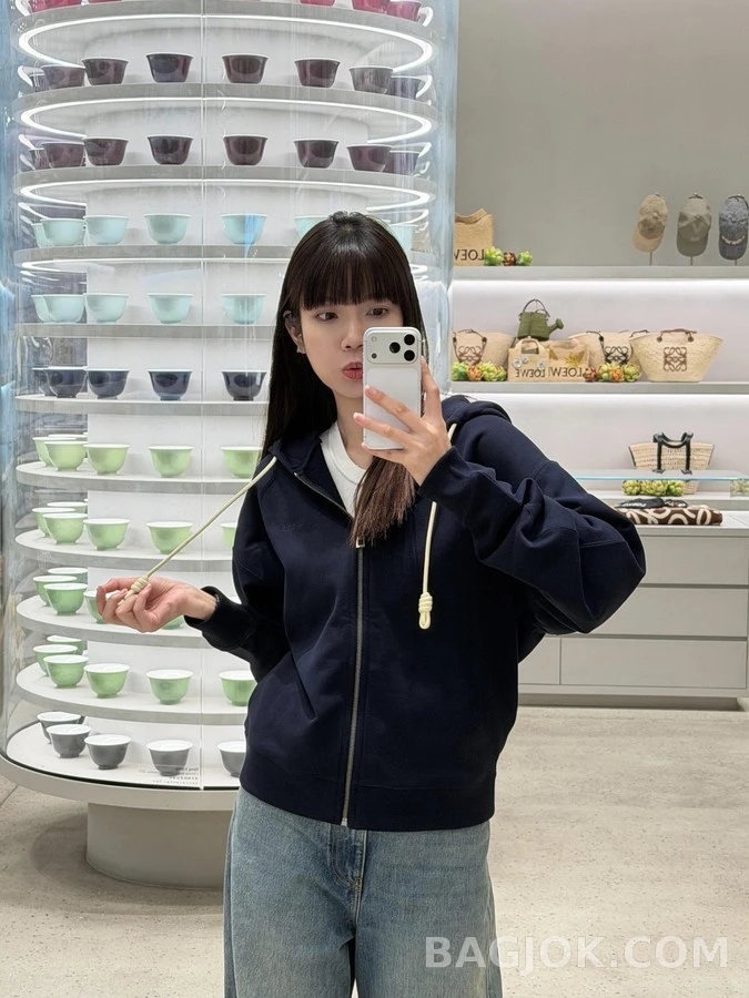 로에베 로에베 플라멩코 배색 드로스트링 후드 집업 상세 이미지