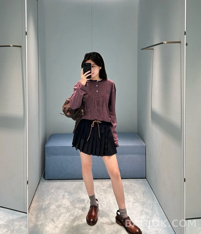 미우미우 미우미우 스트라이프 헨리넥 티셔츠 상세 이미지
