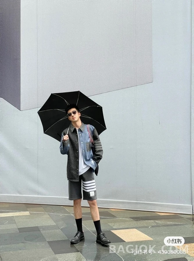 톰브라운 톰브라운 투톤 사선 스트라이프 셔츠 상세 이미지