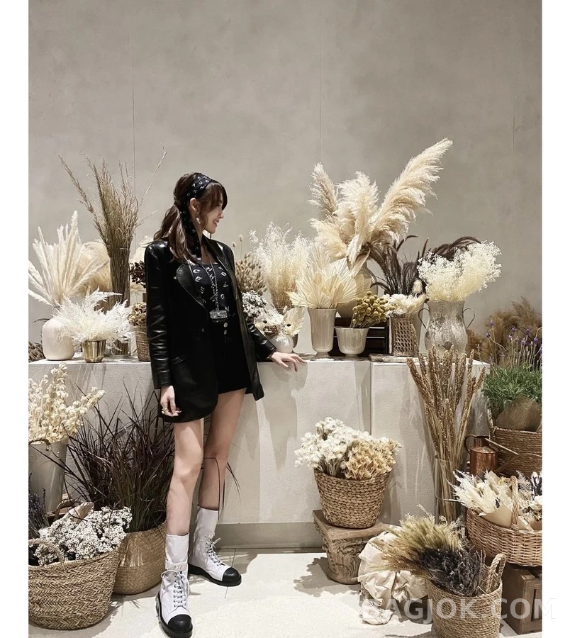 샤넬 샤넬 레터링 캡토 레이스업 부츠 상세 이미지