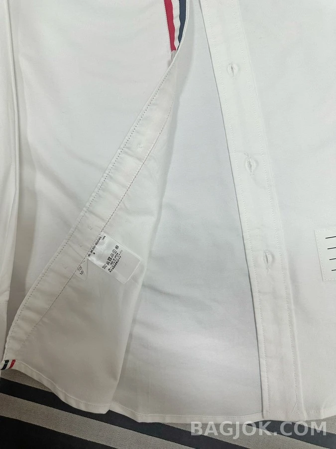 톰브라운 톰브라운 트리컬러 버튼다운 셔츠 상세 이미지