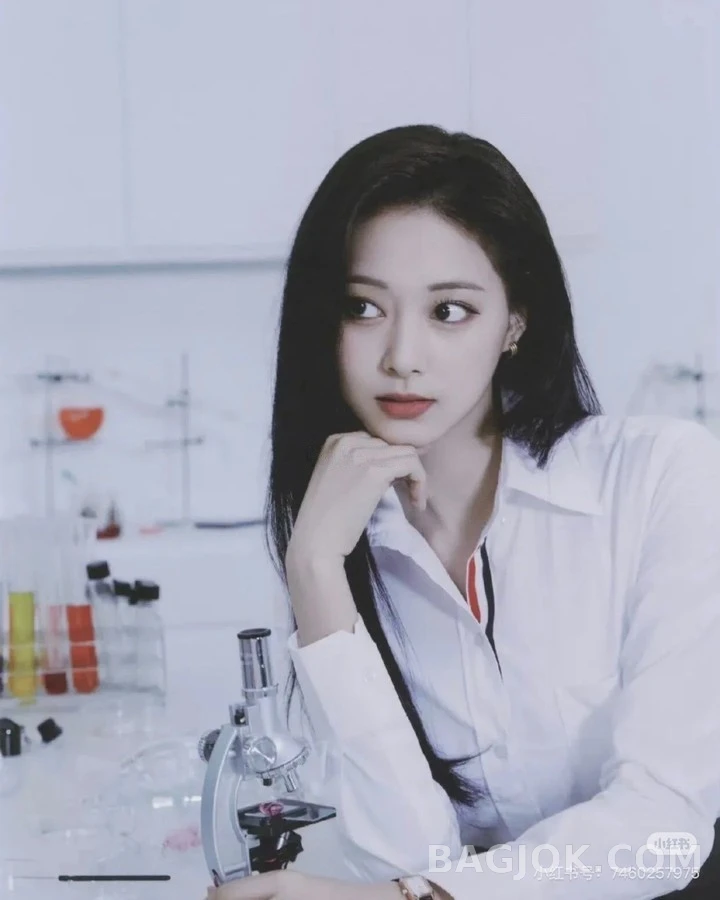 톰브라운 톰브라운 트리컬러 버튼다운 셔츠 상세 이미지