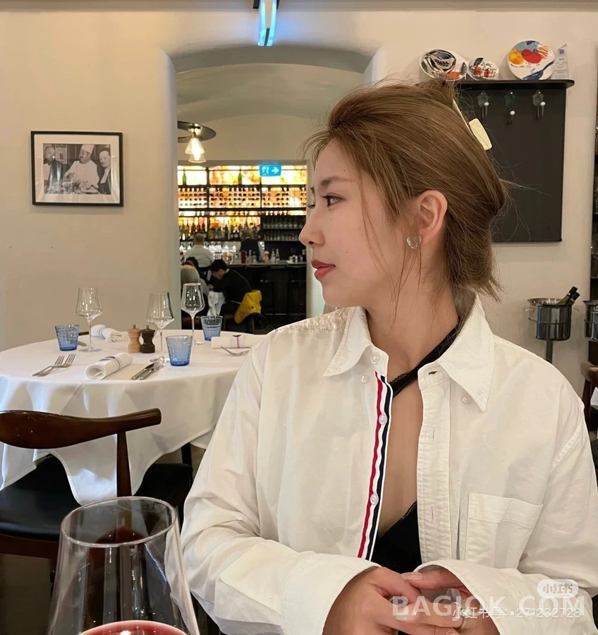 톰브라운 톰브라운 트리컬러 버튼다운 셔츠 상세 이미지