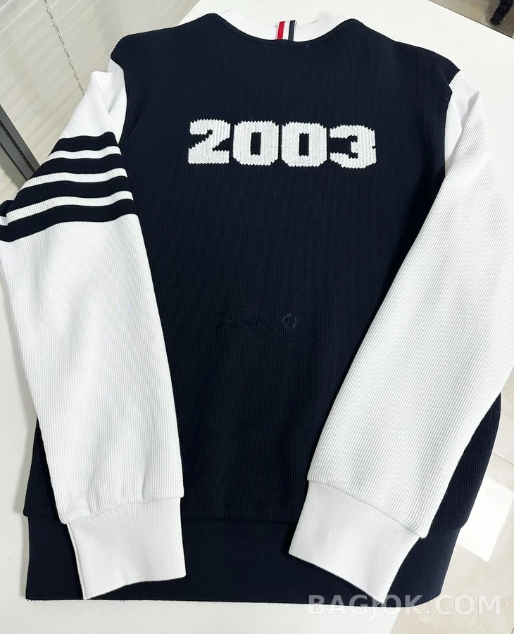 톰브라운 톰브라운 2003 레터링 스트라이프 맨투맨 상세 이미지