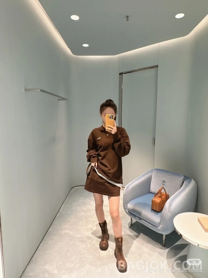 미우미우 미우미우 복고풍 캡토 레이스업 부츠 상세 이미지