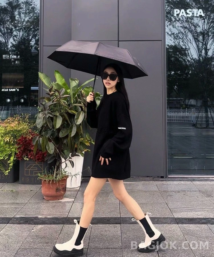 발렌시아가 발렌시아가 슬리브 패치 니트 상세 이미지