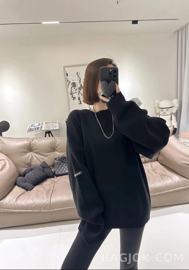 발렌시아가 발렌시아가 슬리브 패치 니트 상세 이미지