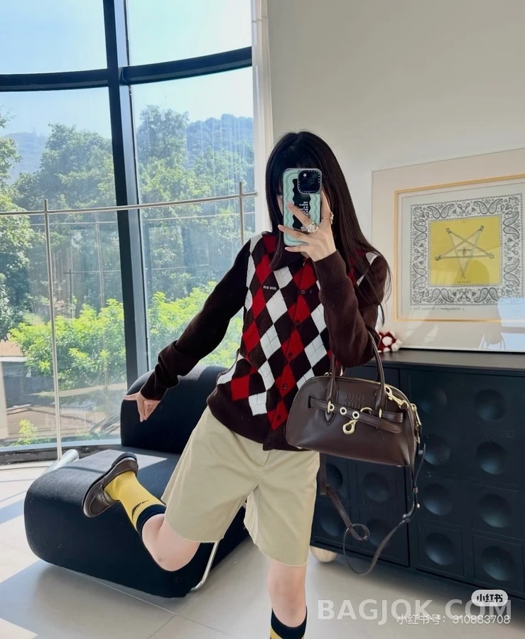 미우미우 미우미우 아가일 폴로 카라 가디건 상세 이미지