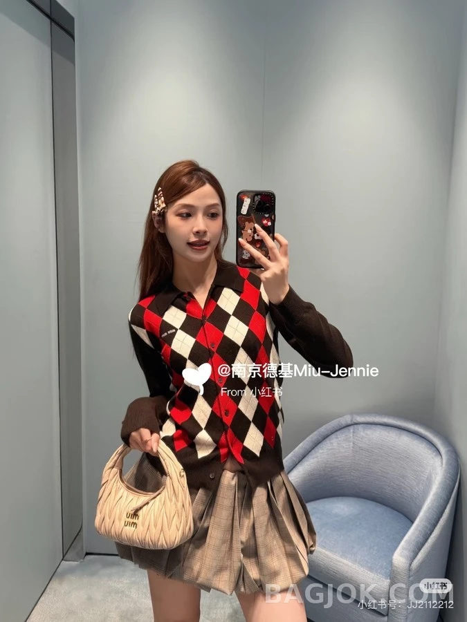 미우미우 미우미우 아가일 폴로 카라 가디건 상세 이미지