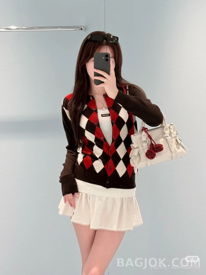 미우미우 미우미우 아가일 폴로 카라 가디건 상세 이미지