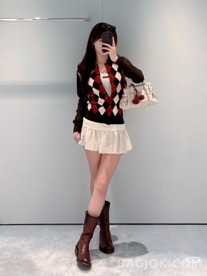 미우미우 미우미우 아가일 폴로 카라 가디건 상세 이미지