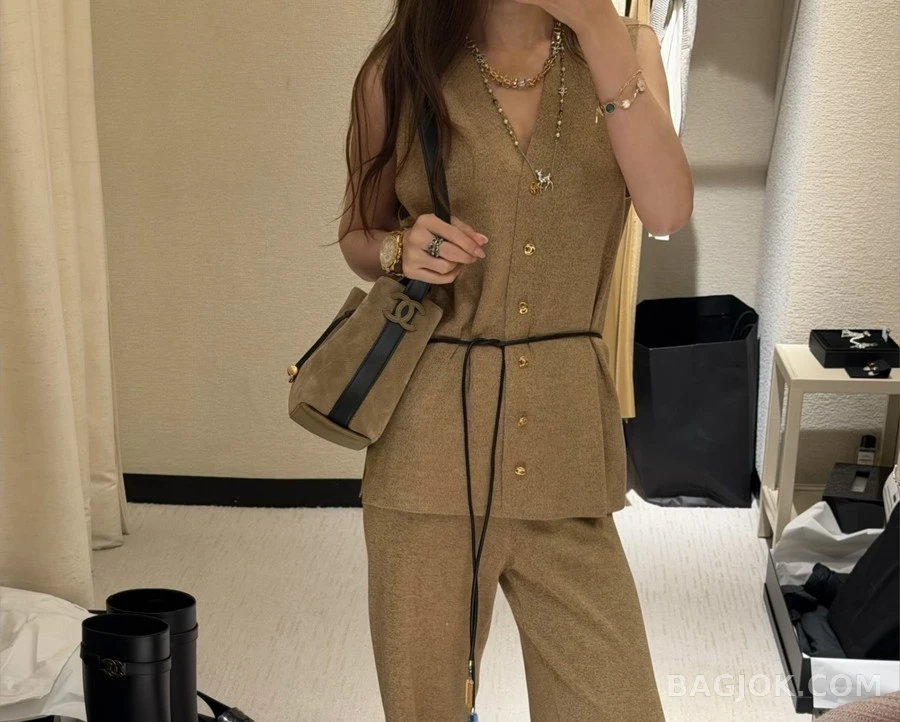샤넬 샤넬 벨티드 V넥 니트 베스트 상세 이미지