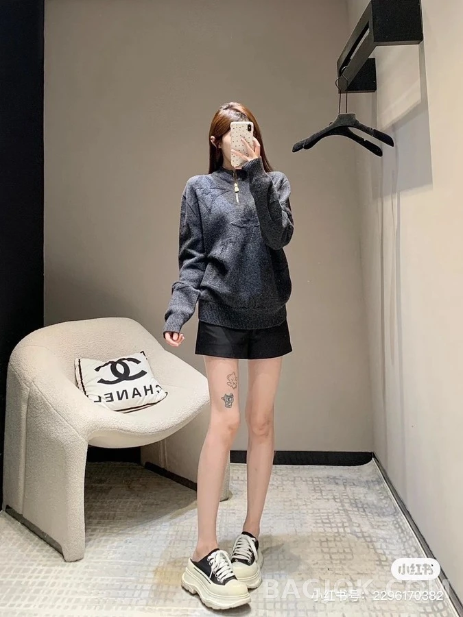 루이비통 루이비통 모노그램 자카드 하프집업 니트 상세 이미지