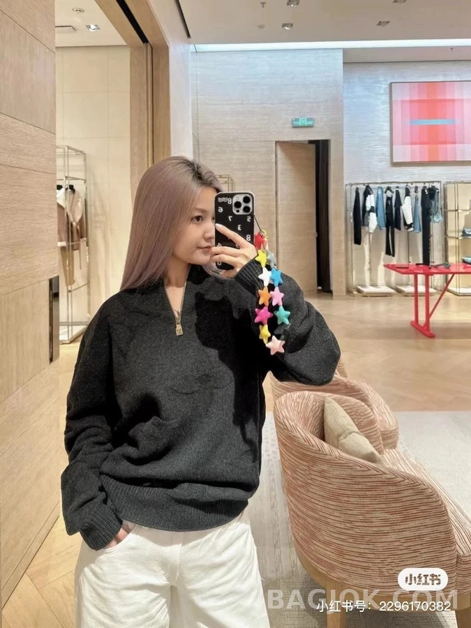 루이비통 루이비통 모노그램 자카드 하프집업 니트 상세 이미지
