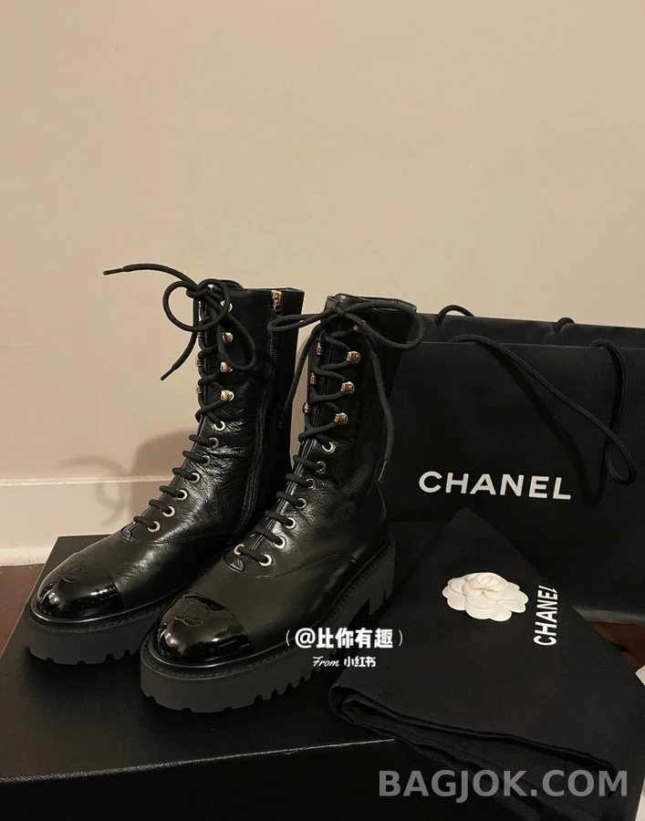 샤넬 샤넬 로고 코팅 캡토 레이스업 부츠 상세 이미지