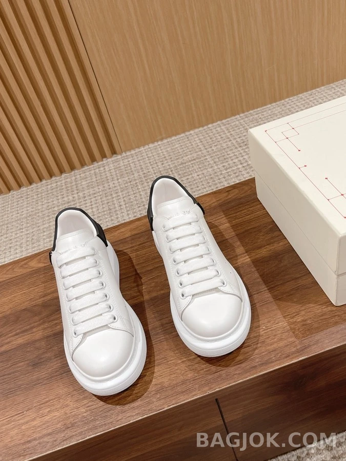알렉산더 맥퀸 알렉산더 맥퀸 클래식 오버솔 탭 스니커즈 상세 이미지