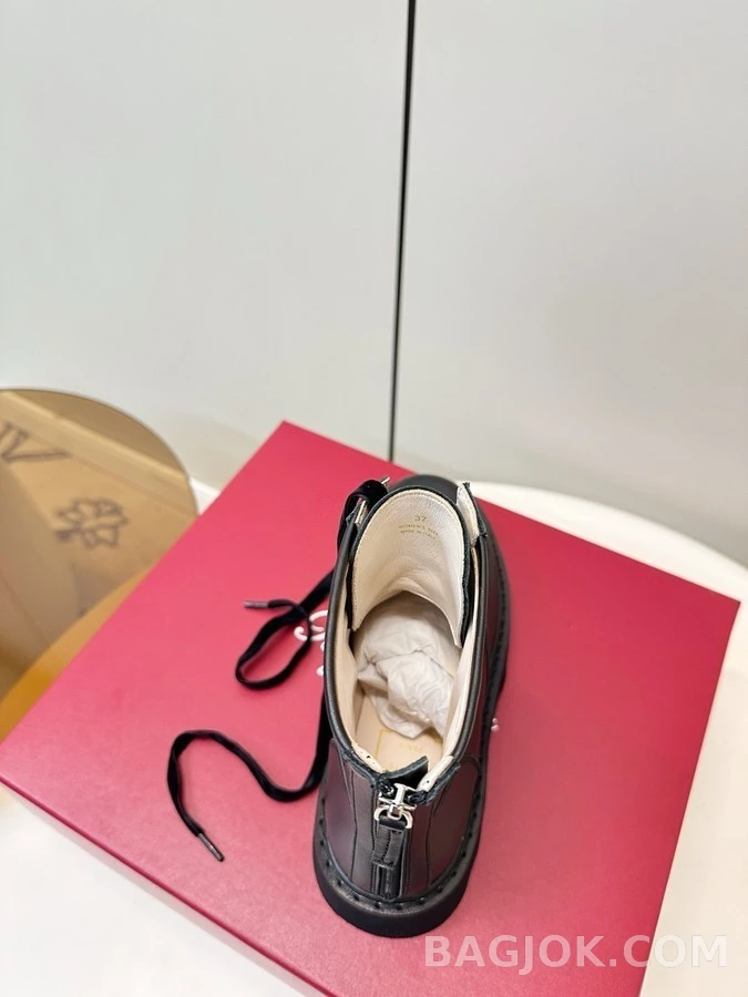 로저 비비에 로저비비에 라인스톤 버클 마틴 부츠 상세 이미지