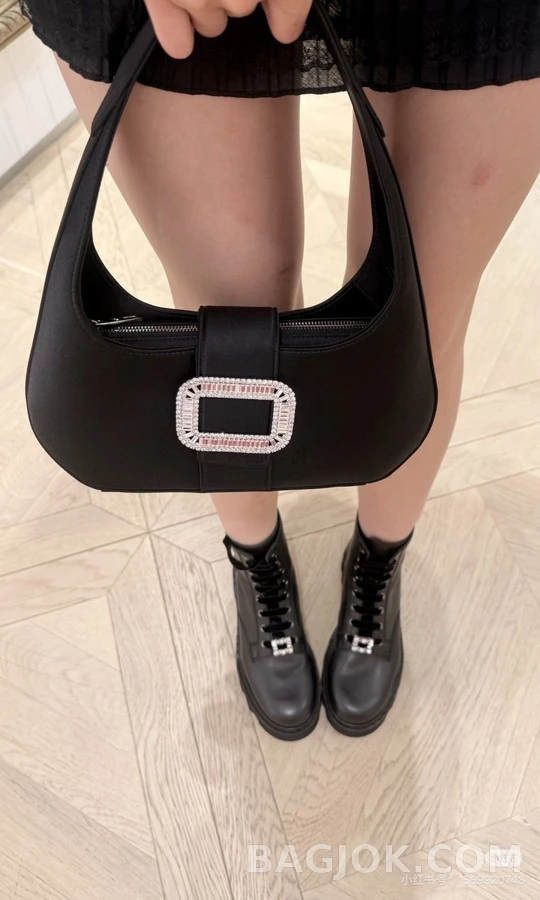 로저 비비에 로저비비에 라인스톤 버클 마틴 부츠 상세 이미지