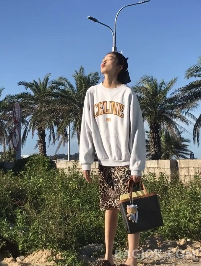 셀린느 셀린느 아치 로고 맨투맨 상세 이미지