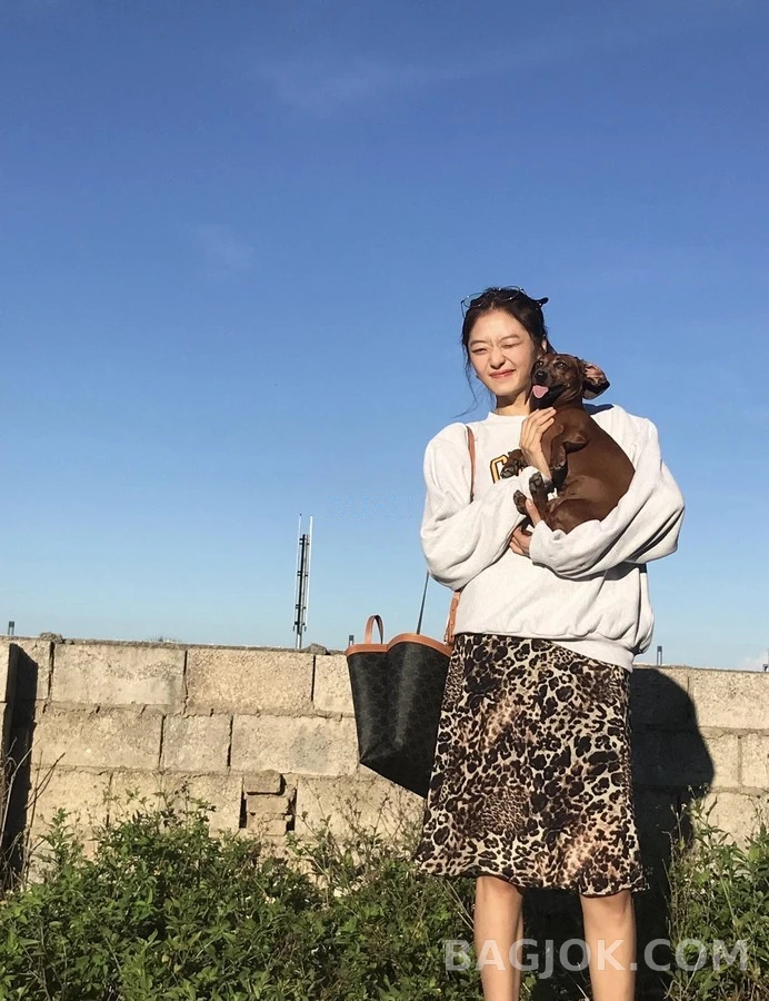 셀린느 셀린느 아치 로고 맨투맨 상세 이미지