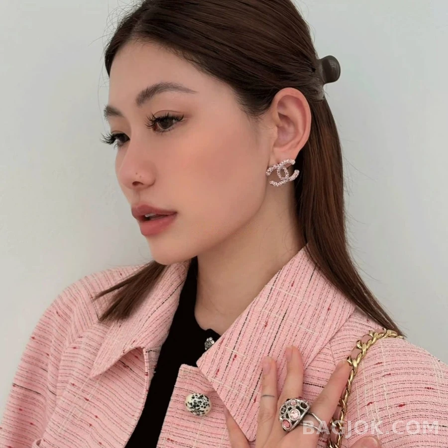 샤넬 샤넬 더블 C 로고 크리스탈 이어링 상세 이미지