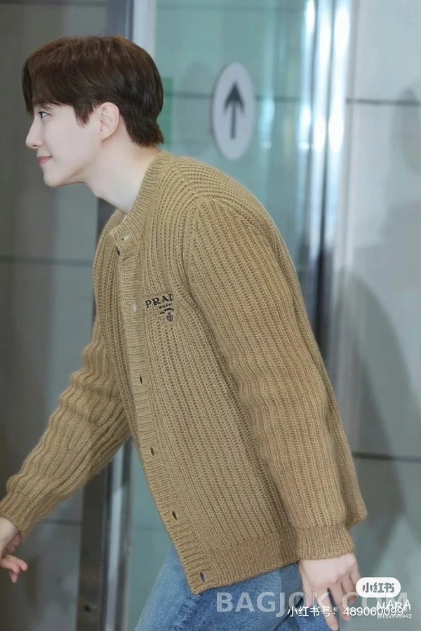 프라다 프라다 로고 자수 굵은 골지 가디건 상세 이미지