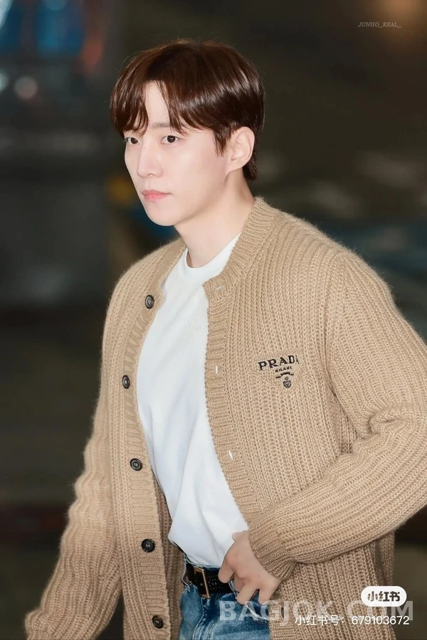 프라다 프라다 로고 자수 굵은 골지 가디건 상세 이미지